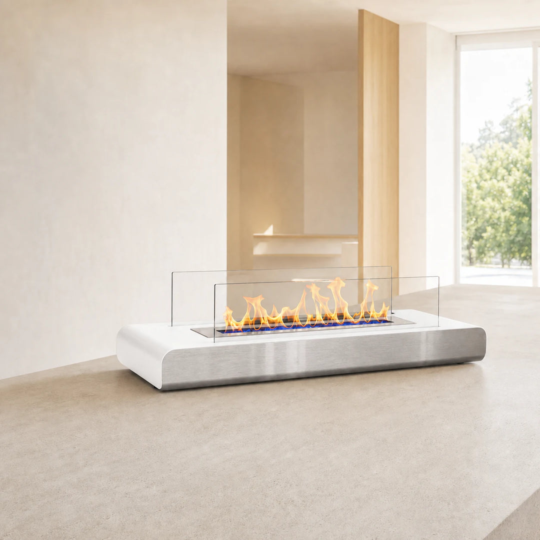 WIKAO Bioethanol Tischkamin SAND Tischfeuer in Weiß und Edelstahloptik mit Glas auf einem Esstisch