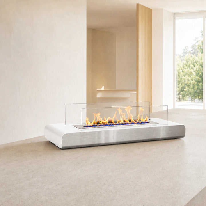 WIKAO Bioethanol Tischkamin SAND Tischfeuer in Weiß und Edelstahloptik mit Glas auf einem Esstisch