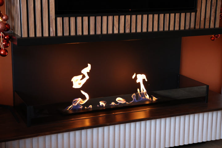 Bioethanol Einbaukamin Ethanol Einbau Kamin Ofen Dreiseitig Raumteiler Wohnwand TV Fernseher Wohnzimmer Modern Holz Nahaufnahme