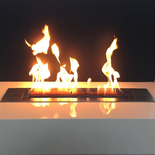 Freistehender Bioethanol Standkamin PRESTIGE Weiss stehender Biokamin Nahaufnahme Flammen