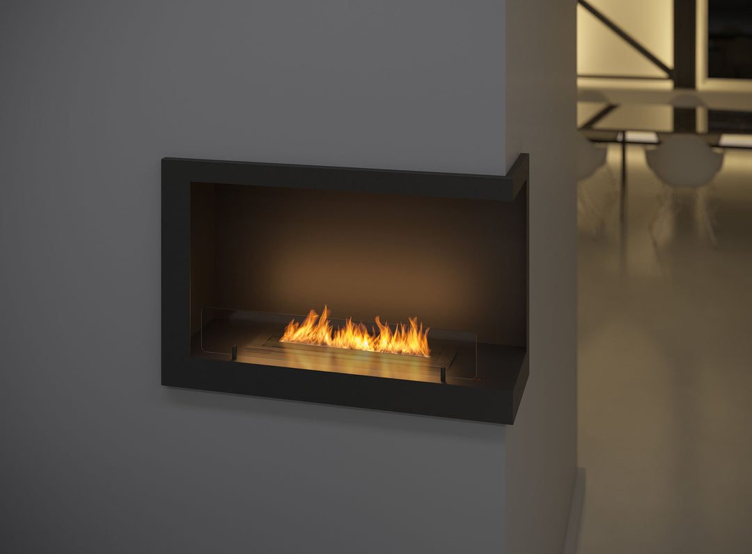 Bioethanol Eck Einbaukamin INSIDE 80 Rechts in Schwarz mit Flammen in eine helle Wand eingebaut