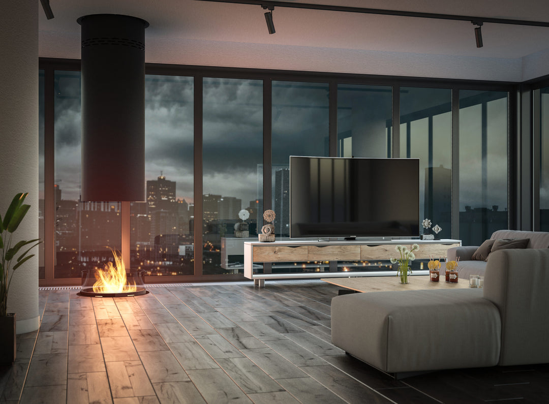 bioethanol-haengekamine-decke-deckenmontage-infire-in-round-rund-runde-basis-nahaufnahme-mit-flammen-modernes-wohnzimmer-holzboden-skyline-blick-tv-sofa