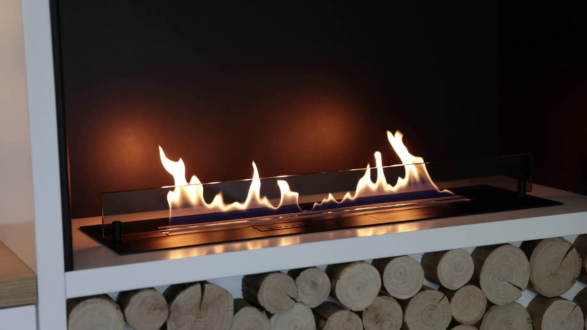 Einseitiger Bioethanol Einbaukamin SmartFire A4 über Kaminholzfach