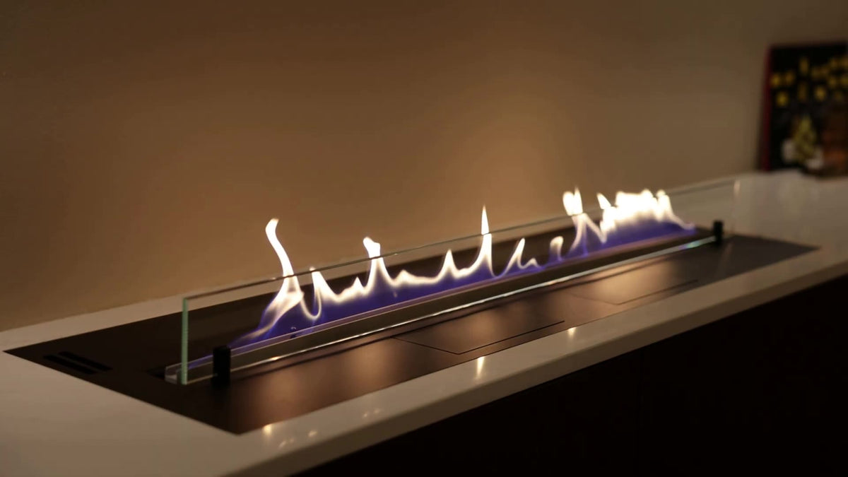 Bioethanol Kamin SmartFire A5 mit Glasscheibe eingebaut in Sideboard