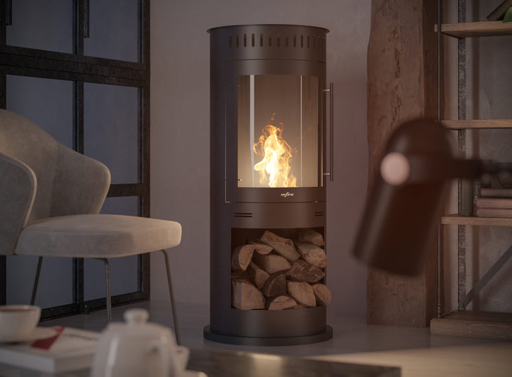 Bioethanol Standkamin INCOZA 4 Freistehender Ethanolkamin in Schwarz mit Flammen in einem Wohnzimmer mit Holzwand Nahansicht