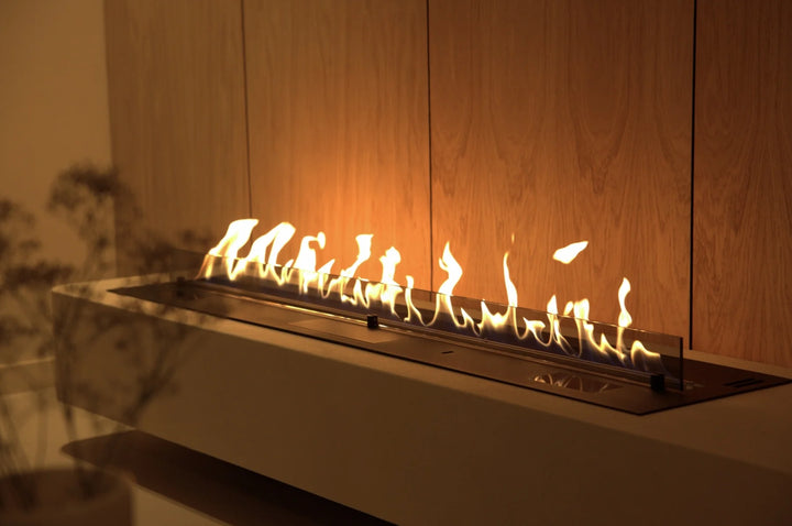 Bioethanol Einbau Brenner Fernbedienung A7 SmartFire Lowboard Wohnzimmer Kundenfoto Wohnwand Nahaufnahme Flammen
