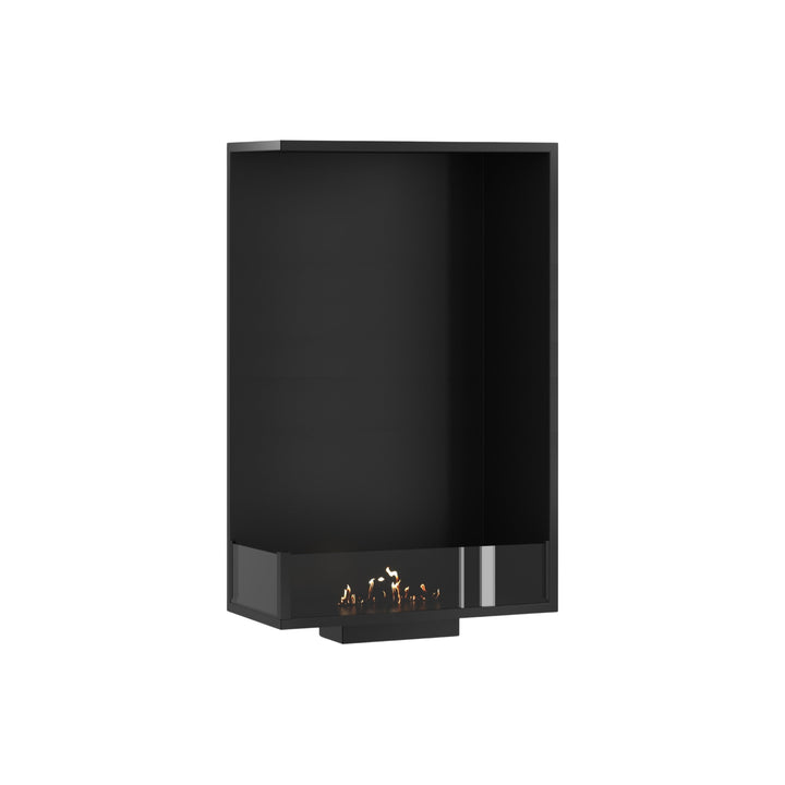 Bioethanol Einbau Eckkamin BASE Vertikal Links 60x100 cm mit niedriger Glasscheibe in Schwarz, Perspektivansicht mit Flammen auf weißem Hintergrund