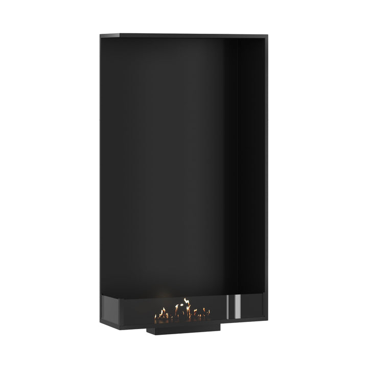 Bioethanol Einbau Eckkamin BASE Vertikal Links 70x160 cm mit niedriger Glasscheibe in Schwarz, Perspektivansicht mit Flammen auf weißem Hintergrund