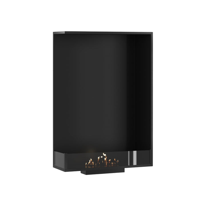 Bioethanol Einbau Eckkamin BASE Vertikal Links 80x120 cm mit niedriger Glasscheibe in Schwarz, Perspektivansicht mit Flammen auf weißem Hintergrund