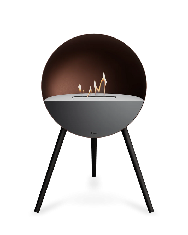 Bioethanol Standkamin Le Feu EYE freistehend in Mokka mit oberem Glas in Weiß, Frontglas in Schwarz und Standfüßen in Schwarz