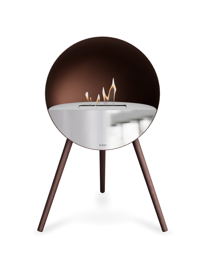 Bioethanol Standkamin Le Feu EYE freistehend in Mokka mit oberem Glas in Weiß, Frontglas in Spiegelglas und Standfüßen aus geräucherter Eiche
