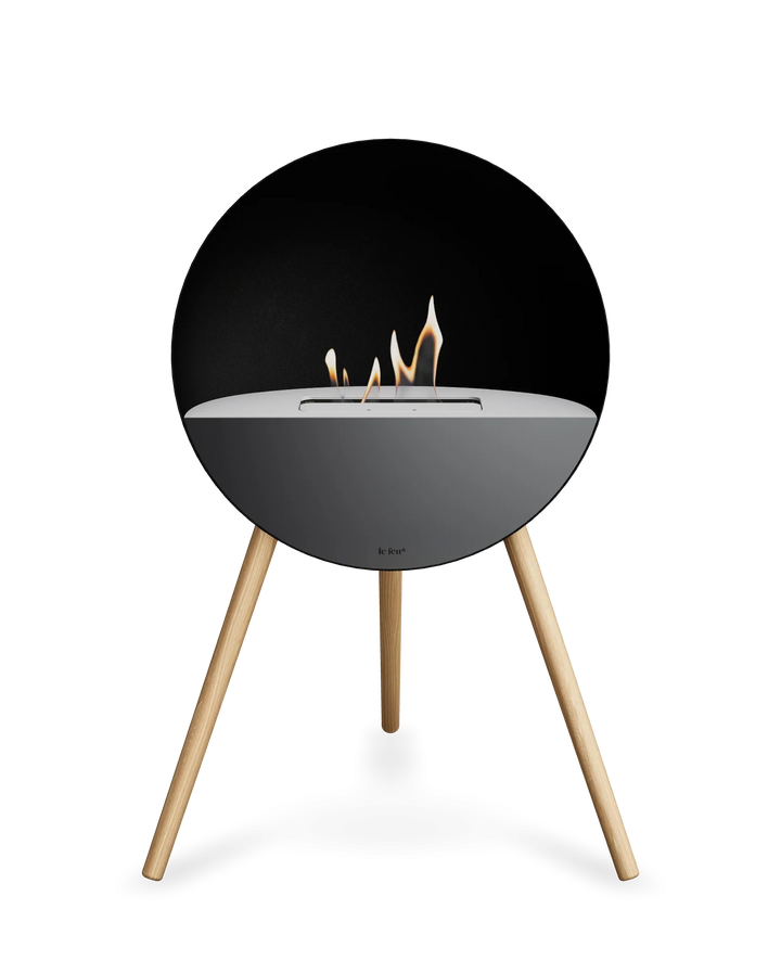 Bioethanol Standkamin Le Feu EYE freistehend in Schwarz mit oberem Glas in Weiß, Frontglas in Schwarz und Standfüßen aus seifenbehandelter Eiche