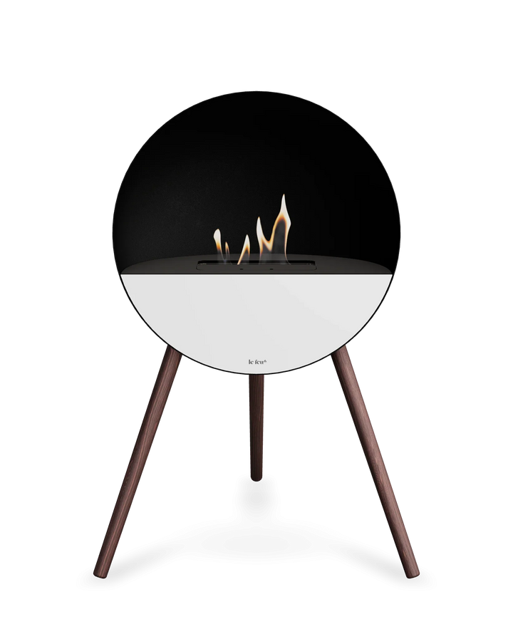 Bioethanol Standkamin Le Feu EYE freistehend in Schwarz mit oberem Glas in Schwarz, Frontglas in Weiß und Standfüßen aus geräucherter Eiche