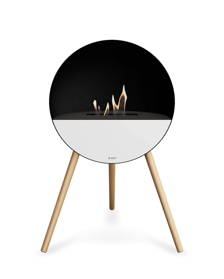 Bioethanol Standkamin Le Feu EYE freistehend in Schwarz mit oberem Glas in Schwarz, Frontglas in Weiß und Standfüßen aus seifenbehandelter Eiche