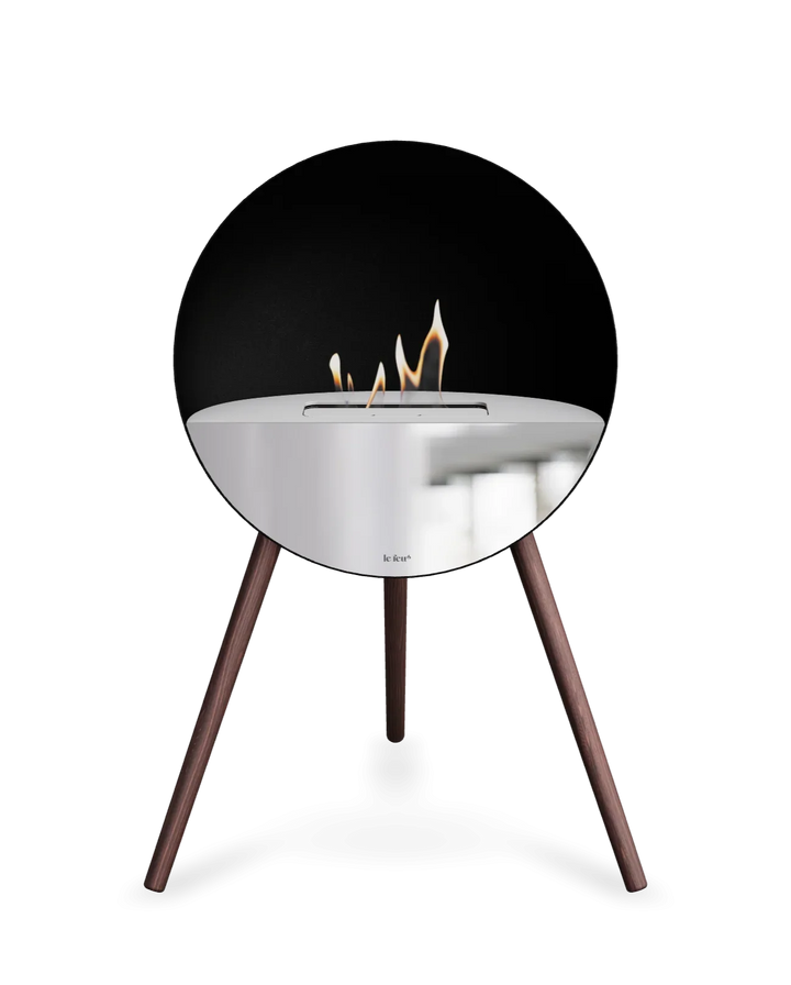 Bioethanol Standkamin Le Feu EYE freistehend in Schwarz mit oberem Glas in Weiß, Frontglas in Spiegelglas und Standfüßen aus geräucherter Eiche