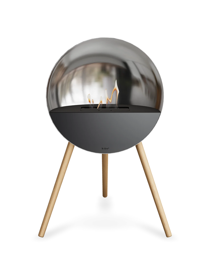 Bioethanol Standkamin Le Feu EYE freistehend in Silber mit oberem Glas in Schwarz, Frontglas in Schwarz und Standfüßen aus seifenbehandelter Eiche