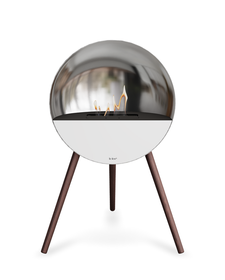 Bioethanol Standkamin Le Feu EYE freistehend in Silber mit oberem Glas in Schwarz, Frontglas in Weiß und Standfüßen aus geräucherter Eiche