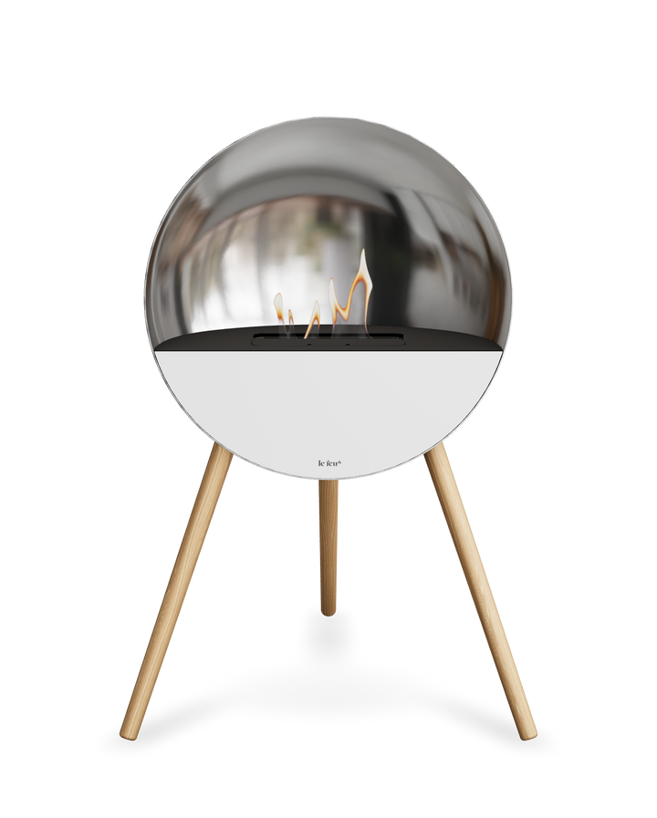 Bioethanol Standkamin Le Feu EYE freistehend in Silber mit oberem Glas in Schwarz, Frontglas in Weiß und Standfüßen aus seifenbehandelter Eiche