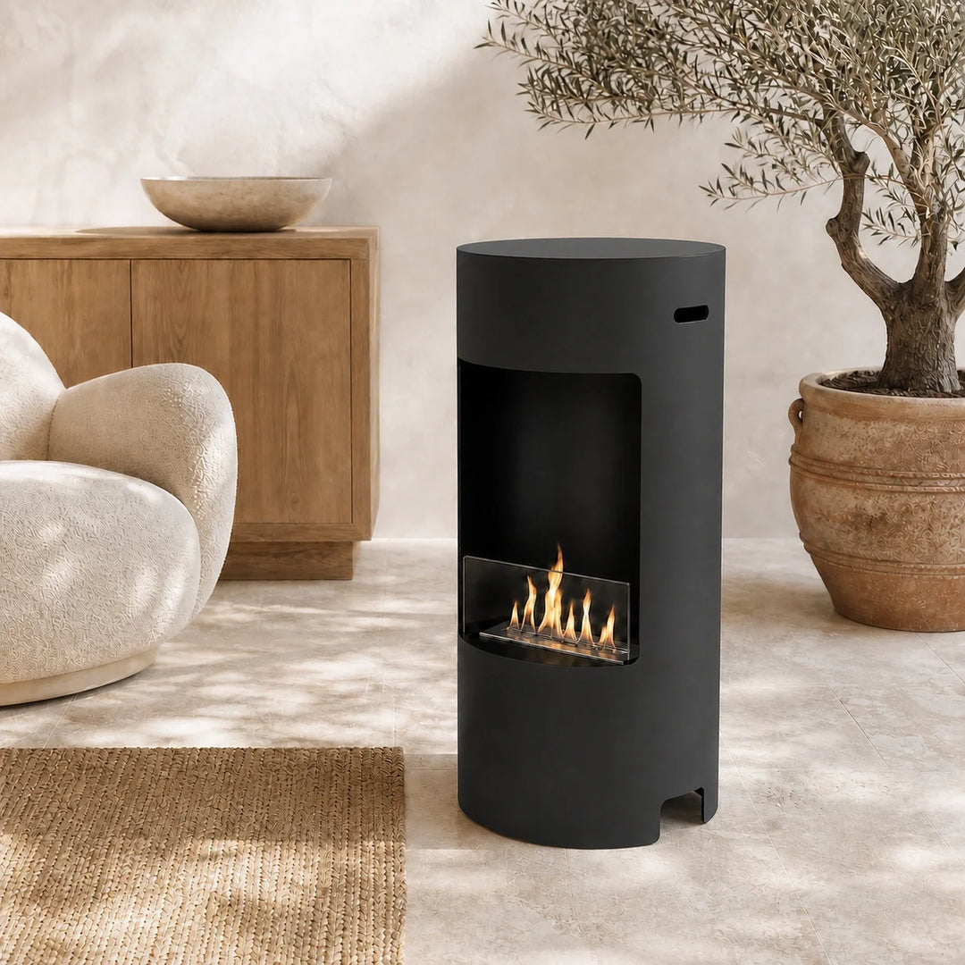 Bioethanol Standkamin LECCO Freistehender Ethanolkamin Boden Schwarz in mediterranem Wohnzimmer