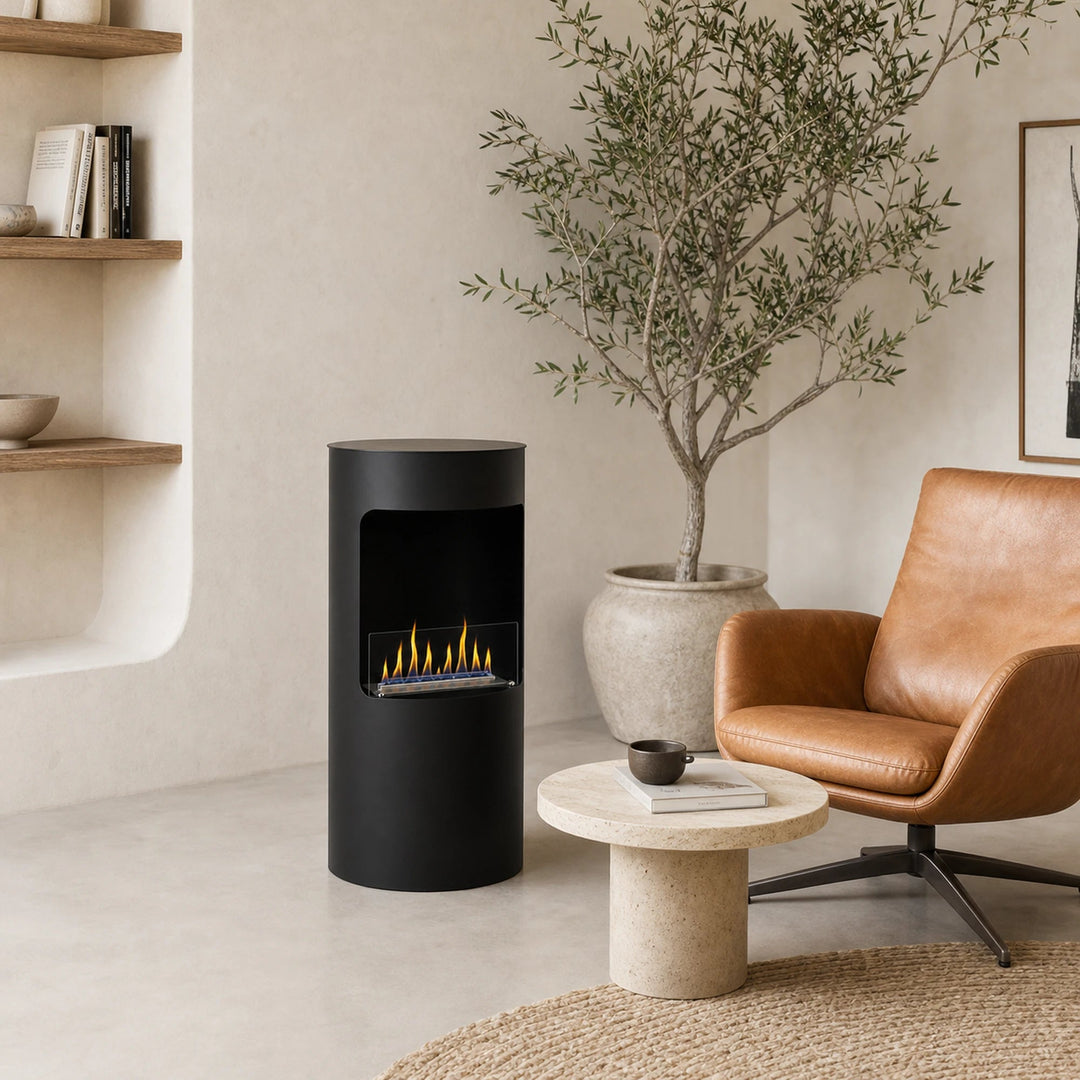Bioethanol Standkamin LEONIS Freistehender Ethanolkamin Boden Schwarz in organischem Wohnzimmer