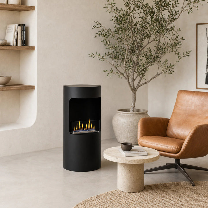 Bioethanol Standkamin LEONIS Freistehender Ethanolkamin Boden Schwarz in organischem Wohnzimmer