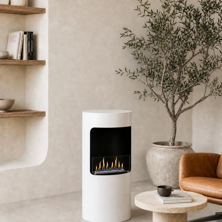 Bioethanol Standkamin LEONIS Freistehender Ethanolkamin Boden Weiss in mediterranem Wohnzimmer