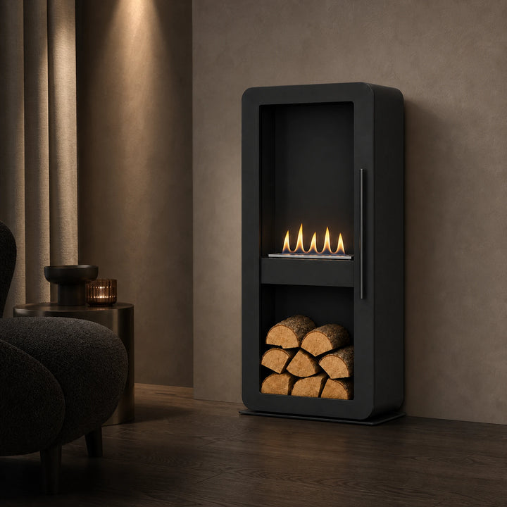 Bioethanol Standkamin MALAGA Freistehender Ethanolkamin Boden Schwarz in luxuriösem Wohnzimmer