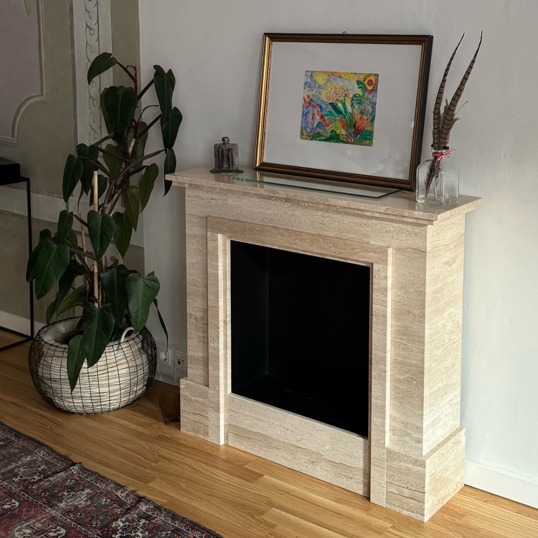 Bioethanol Standkamin PORTAL Marmor Beige in Luxus Wohnzimmer mit Deko 
