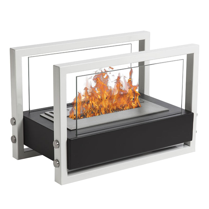 Bioethanol Tischkamin ARONA aus Edelstahl mit Glas und Flammen im Wohnzimmer