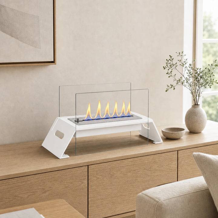Bioethanol Tischkamin DIAGO in Weiß, auf einem Sideboard
