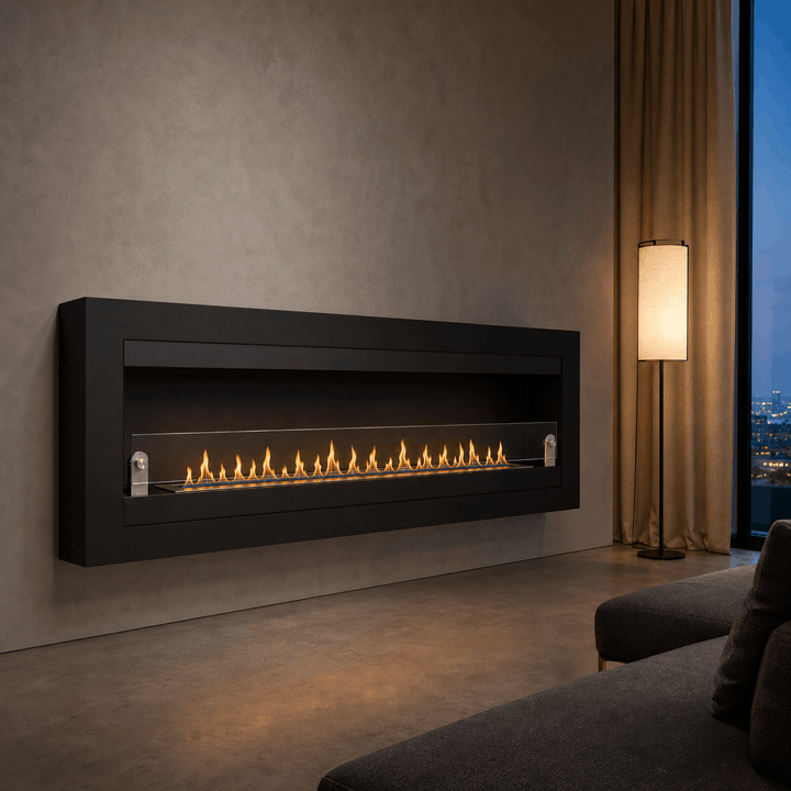 WIKAO Bioethanol Wandkamin VILLA XL in Schwarz mit Glas, Nahaufnahme im Wohnzimmer am Abend