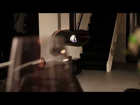 Video Kunde Amsterdam Bioethanol Deckenkamin TUBE 2SIDE Hängekamin Deckenmontage Schwarz Decke Wild Flame in Wohnzimmer