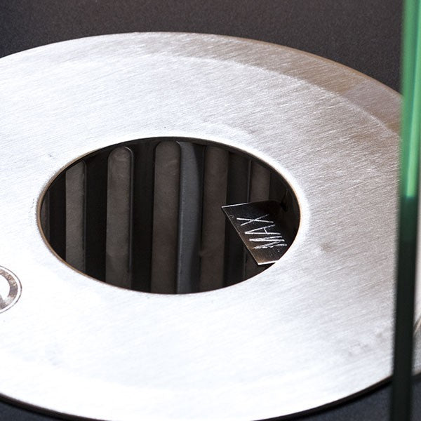 Bioethanol Wandkamin TAB Schwarz Stahl Nahaufnahme runder Bioethanol Brenner Ethanol Kamin Wandmontage