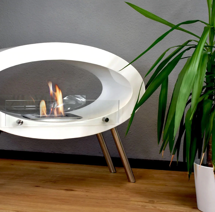 Freistehender Bioethanol Standkamin AMBROISE Weiss Oval Zweiseitig mit Glas in Wohnzimmer seitlich