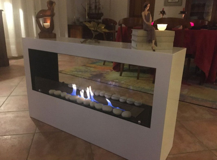 Freistehender Bioethanol Standkamin Raumteiler ANDROMEDA Weiss mit Glas in Wohnzimmer